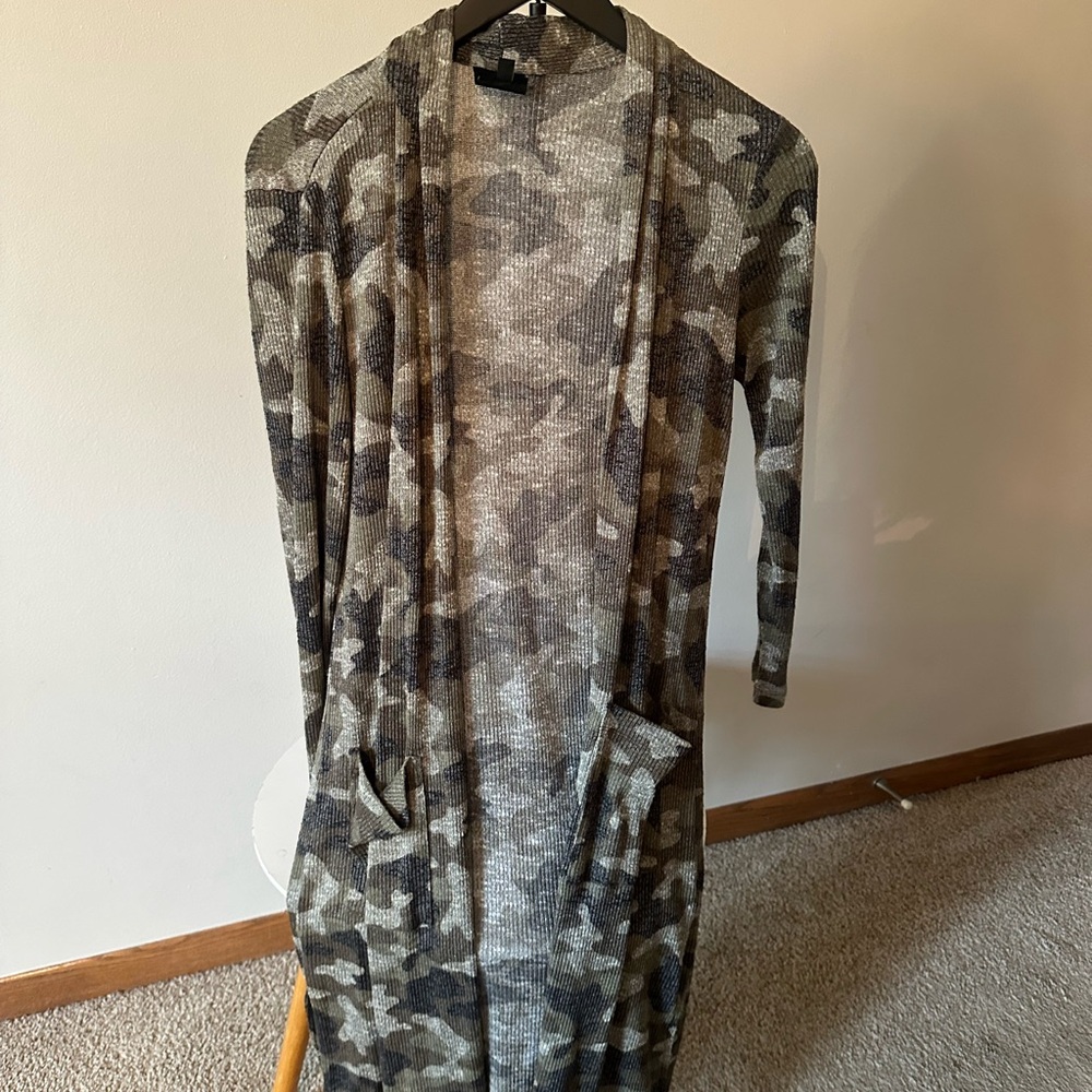 Bobeau Camouflage Open Front Cardigan